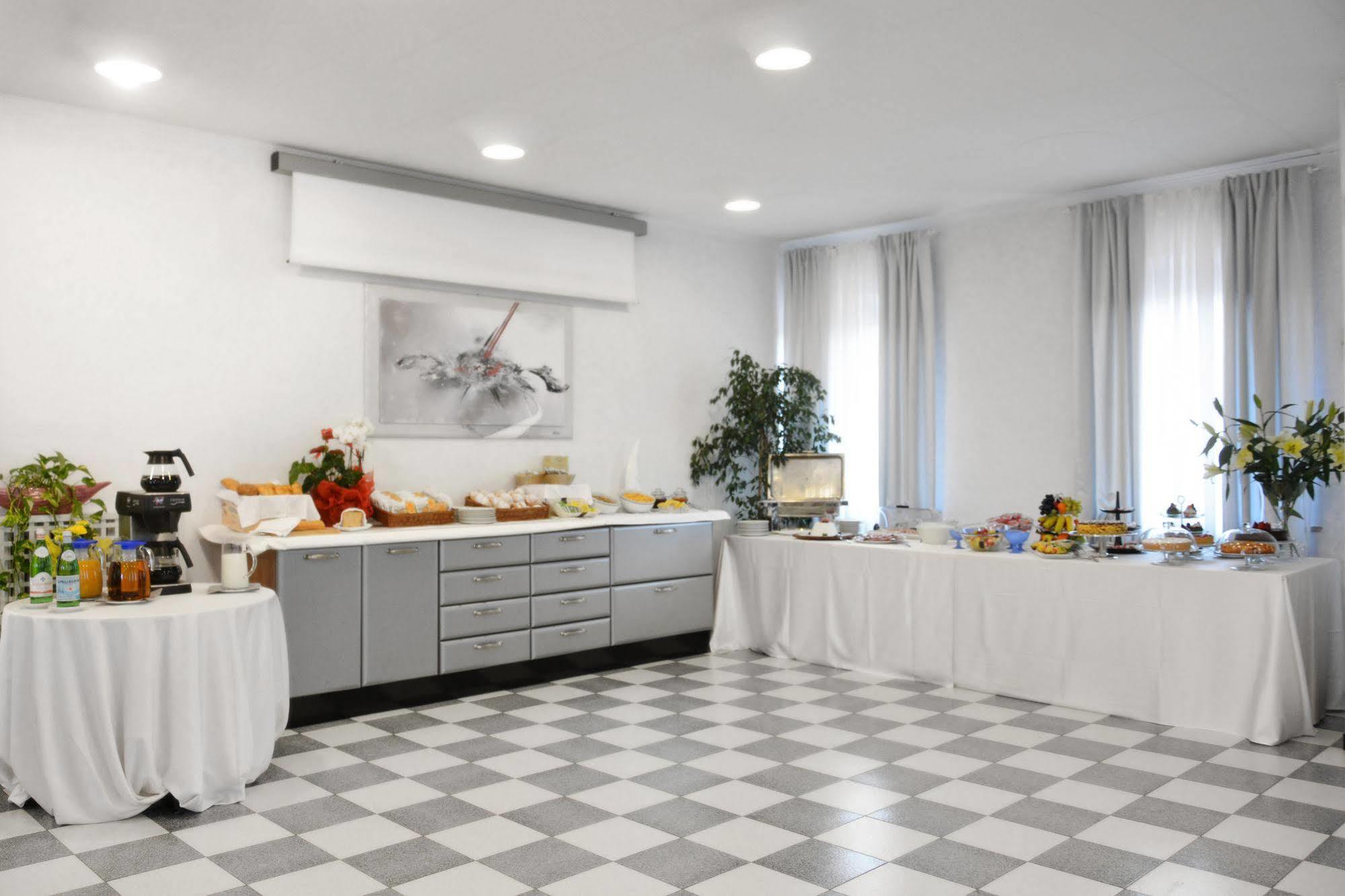 Hotel Oceano Peschiera del Garda Dış mekan fotoğraf